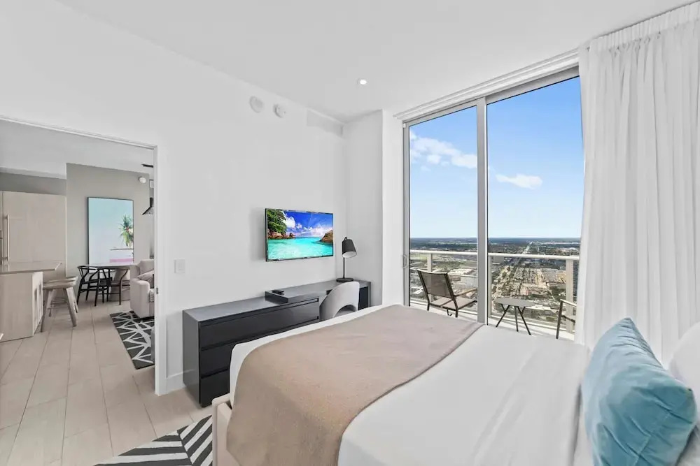 2BR Ocean Penthouse: Private Terrace & Hot Tub