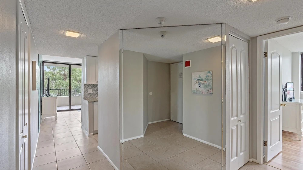 Hawk's Sea Nest 2 Bedroom Condo by RedAwning