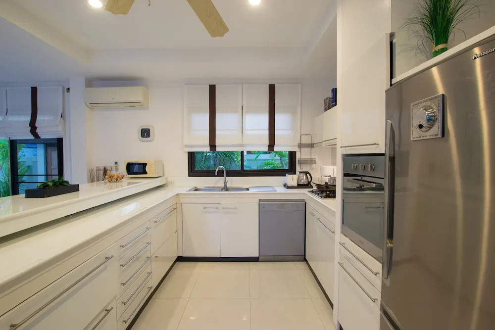Boutique 3BR Pool Villa White Cove Rawai