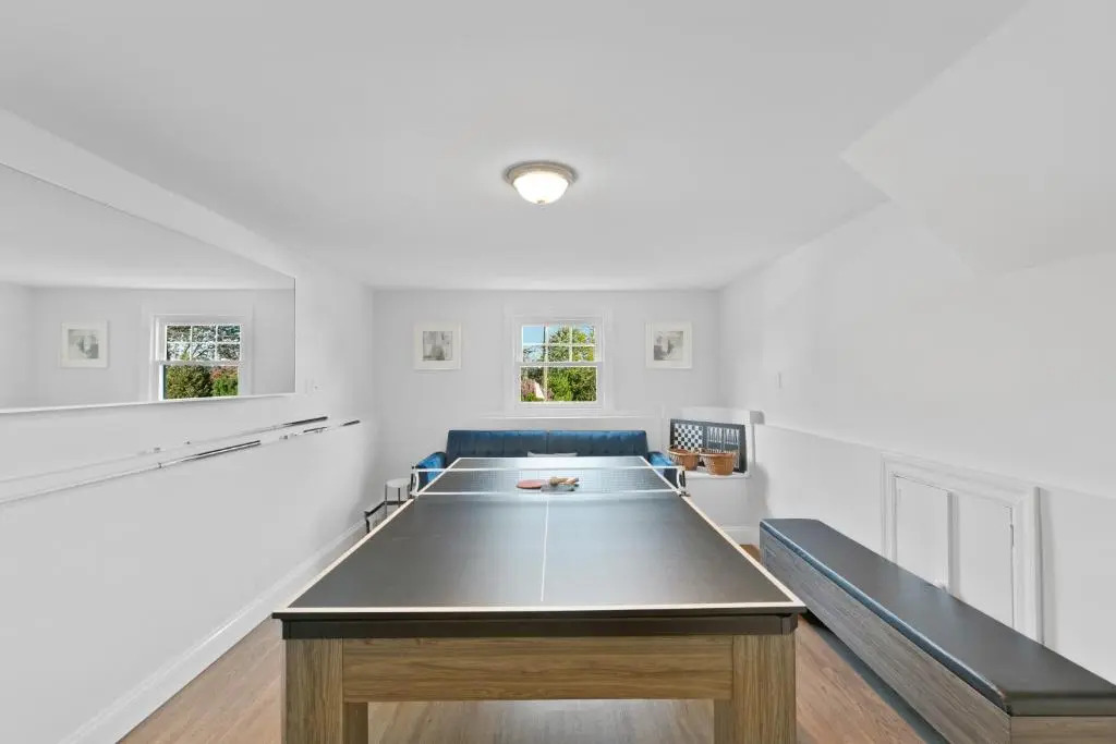 New Stylish Beach Home near Stamford Downtown/Cove Beach/ 40 min to NYC
