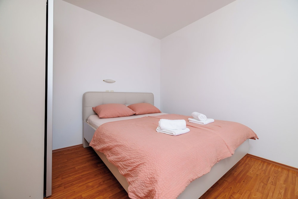 Apartments By the sea in Lopar