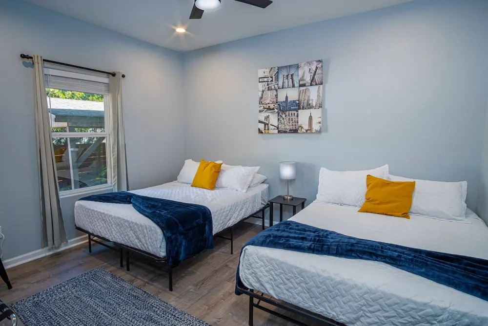 Spectacular Brand New 4br/2.5ba Near DT/ Riverwalk