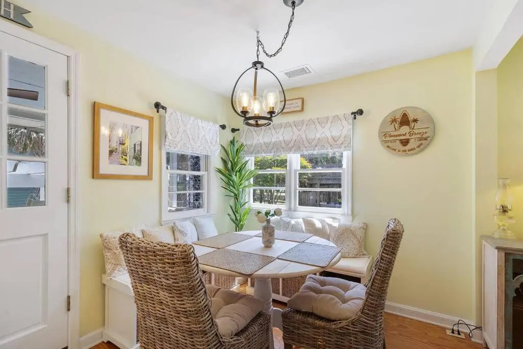 817 E Ashely Ave Pleasant Breeze