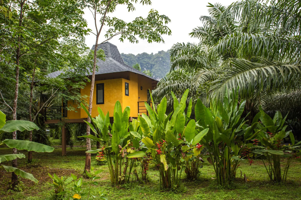 Anurak Community Lodge