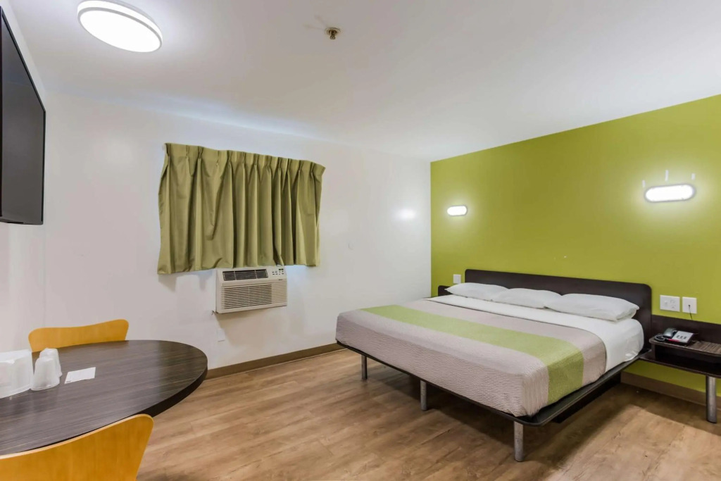 Motel 6-Jacksonville, FL - South