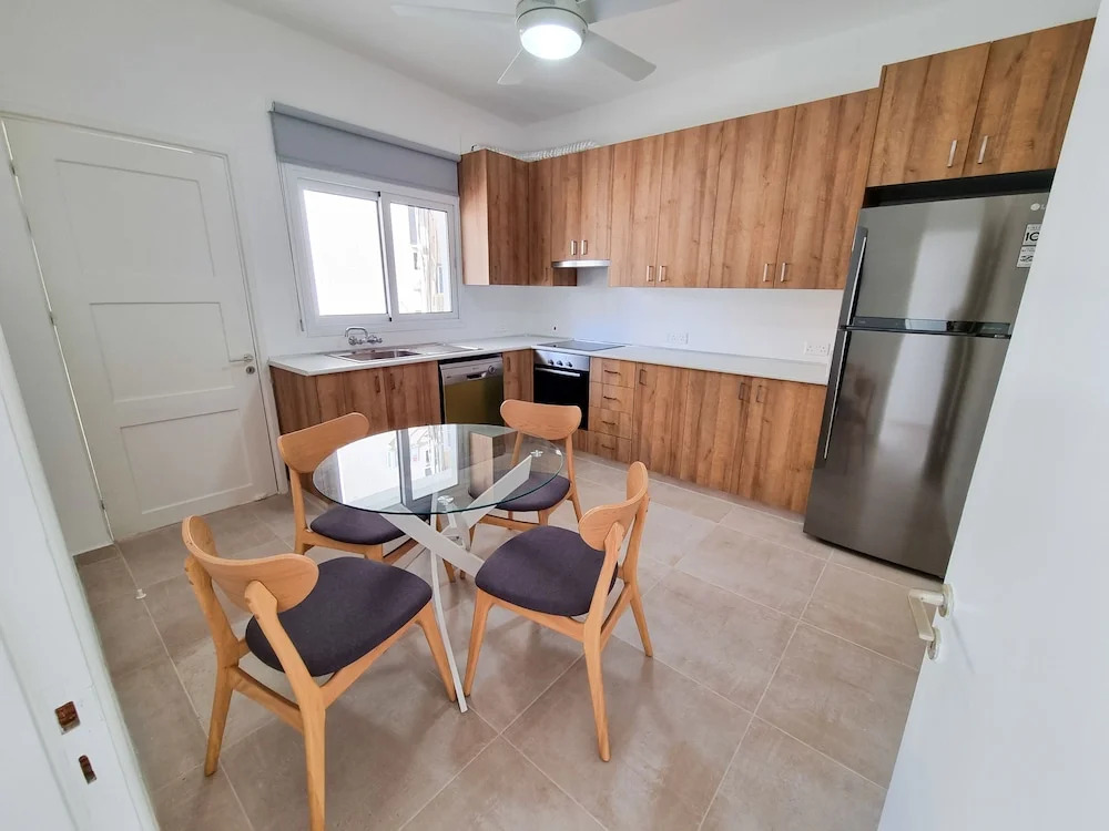 Green Land Apartment