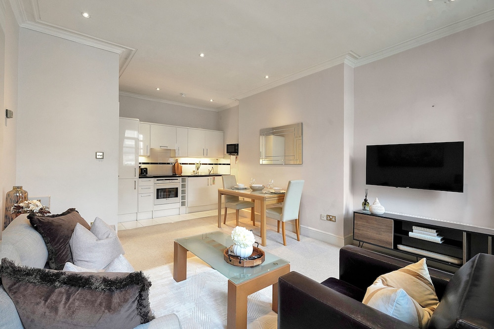 Hertford Flat 13