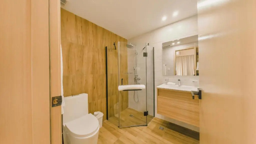Fully Serviced Apartment at Regatta Living II - 703