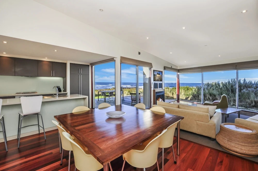 Hearns Beachside Villa 9
