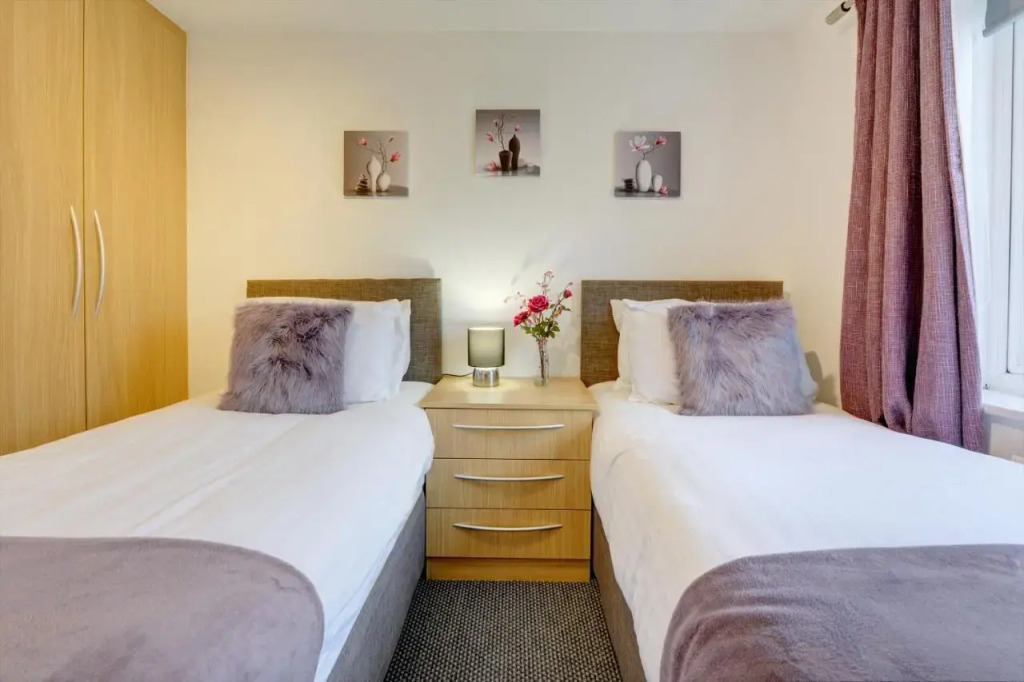 2-Bedroom Apartment, En-suite, Ground Floor by MBIZ