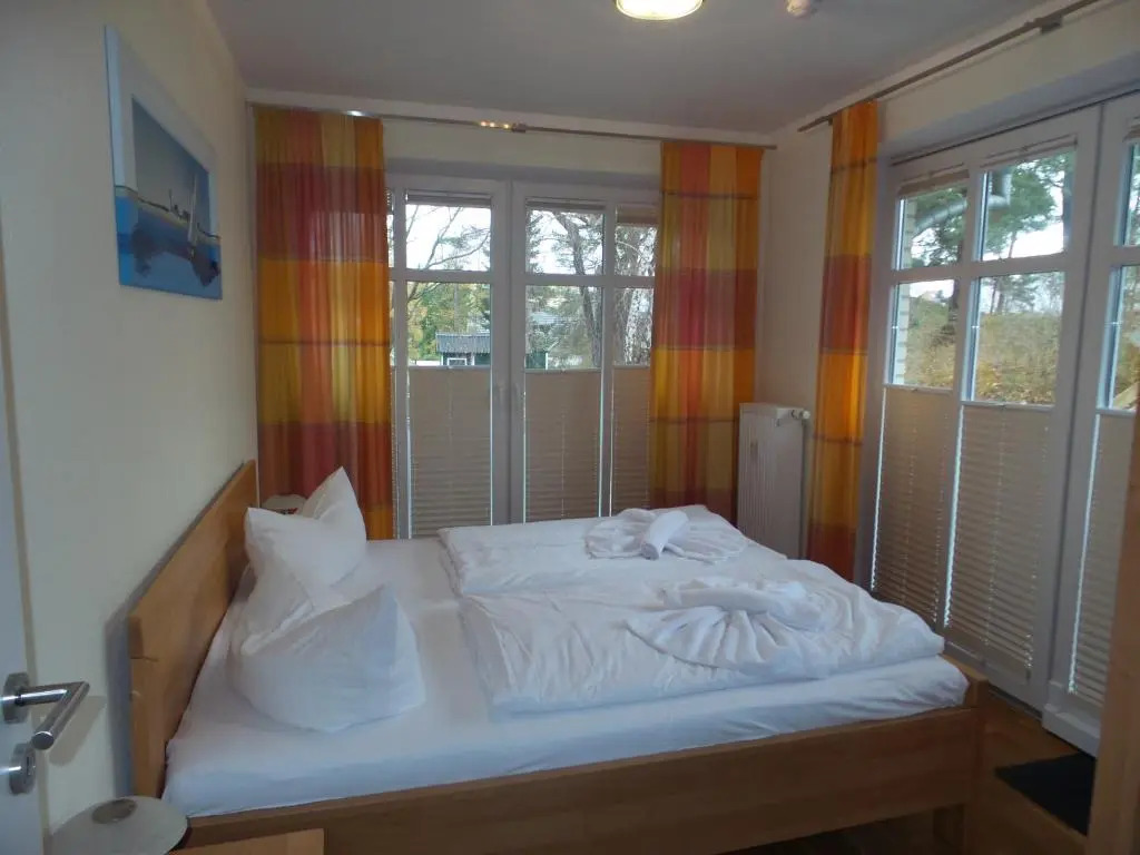 strandnahe FeWo mit 2 Schlafzimmern und Terrasse oder Balkon, Caspar David, Binz