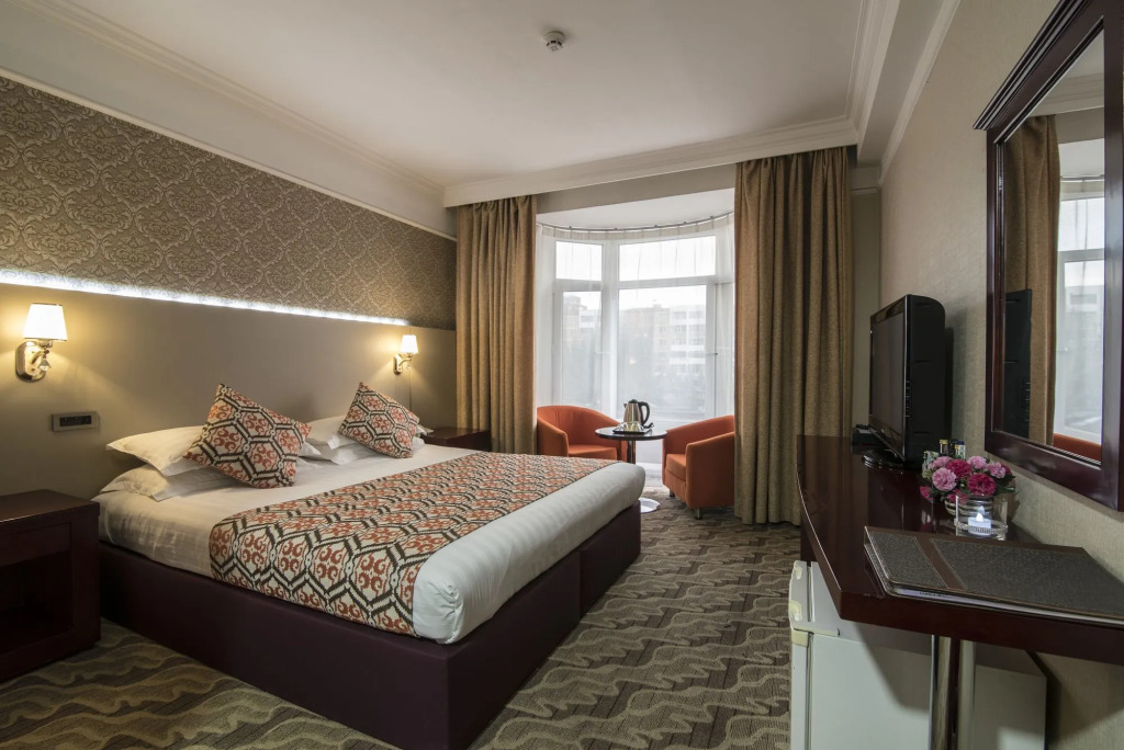New West Hotel