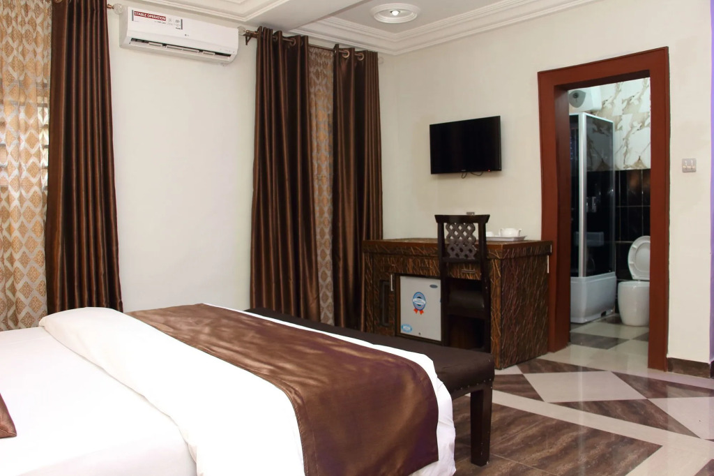 E-Suite Hotel
