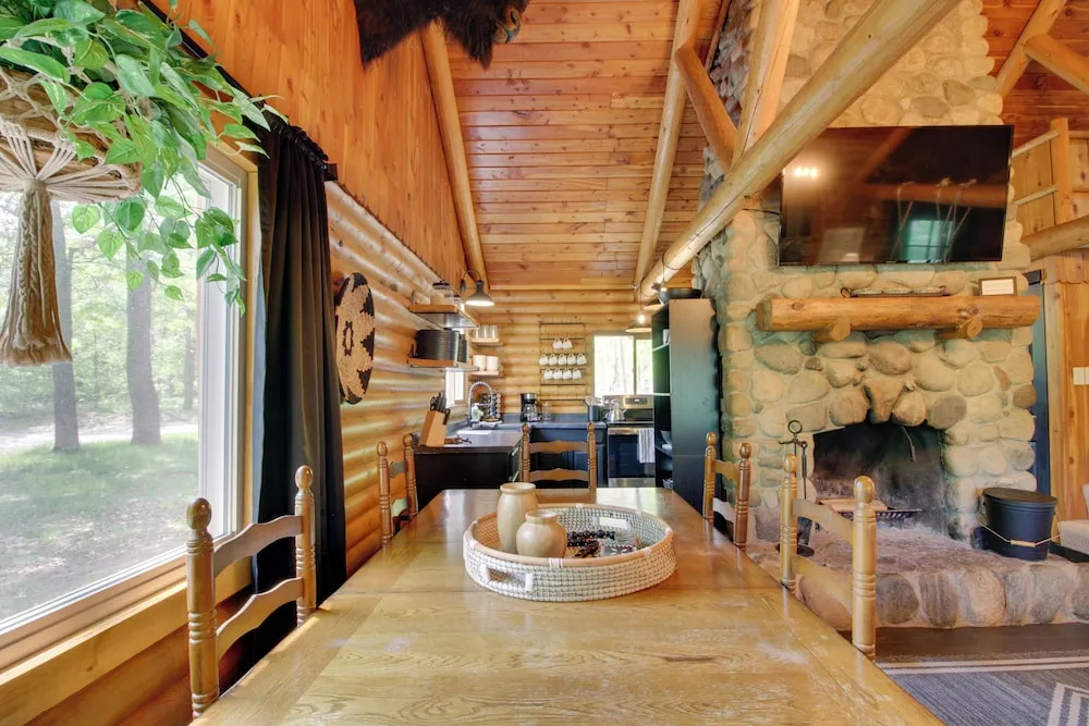 1 Mi to Beach & Lake: Breezy Point Cabin w/ Yard!