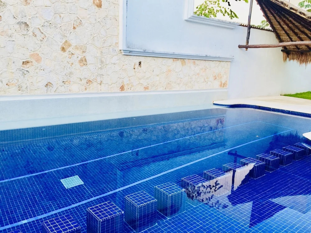 Gorgeous 8 People Economy Villa With Pool Playacar Phase 2