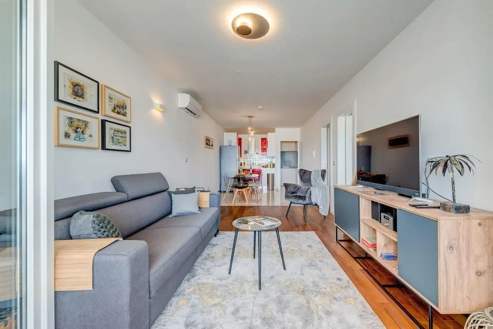 Beach & Palms Apartment