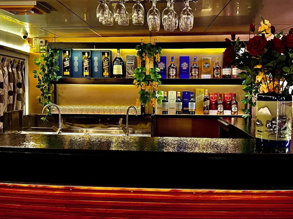 Oasis Floating Hotel Yangon