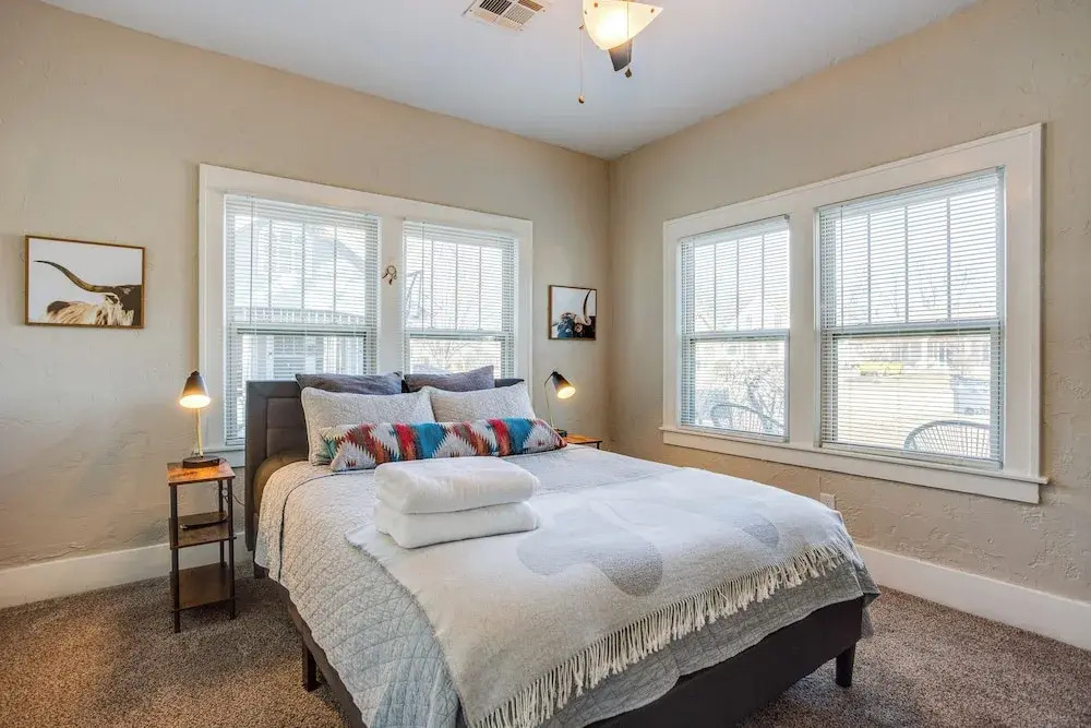 Chic Lawton Home, 5 Mins to Fort Sill