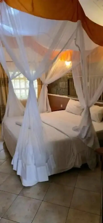 Trotters Hotel