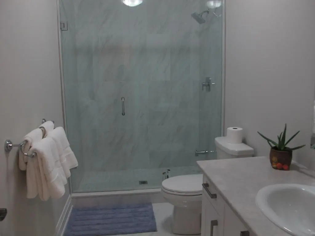 Charming, Comfortable Bsmt Apartment in Pickering