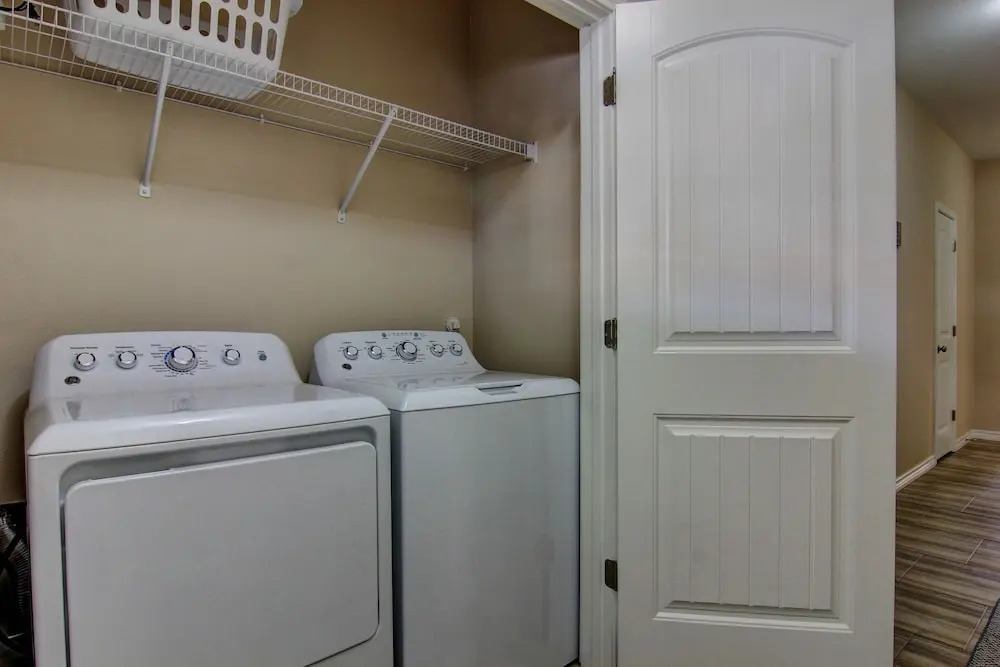 Beachside Bliss Bs404 3 Bedrooms 2.5 Bathrooms Condo