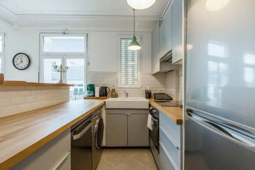 Charming Apartment With Balcony - 5 min Republique