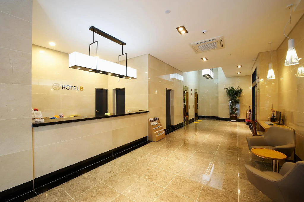 Hotel B