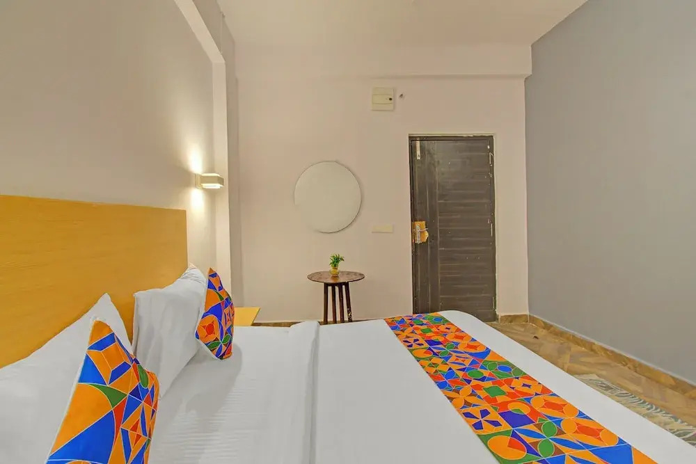 Fabhotel The Vibe