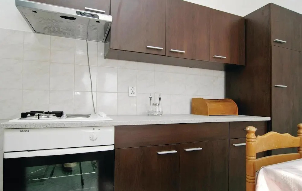 Amazing Apartment in Vrsi With 2 Bedrooms