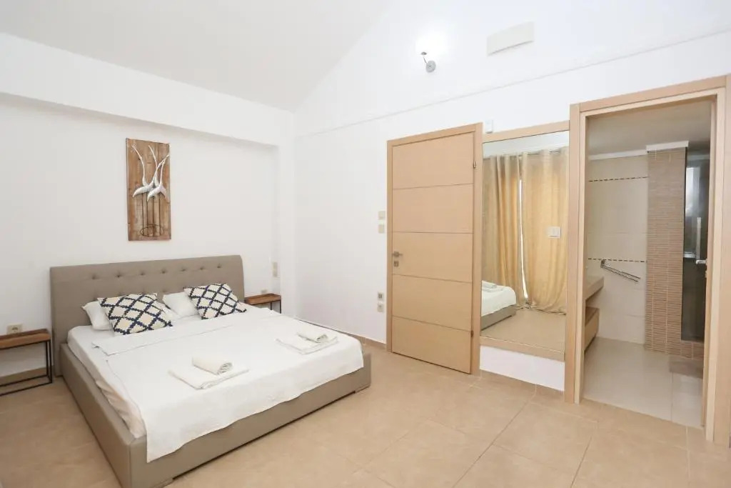 Villa The View - Beachfront, 5 Bedrooms, BBQ, View
