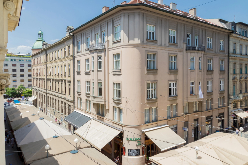 Modern and Bright Studio in Main Pedestrian Zone