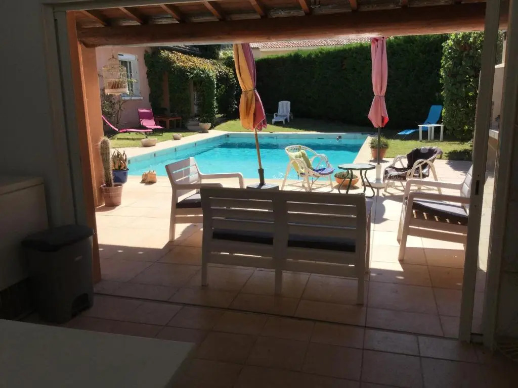 Agréable Maison de Vacances avec Piscine Privée, située à Robion au cœur du Luberon, avec une jolie vue, 8 personnes, LS2-293 PASCO