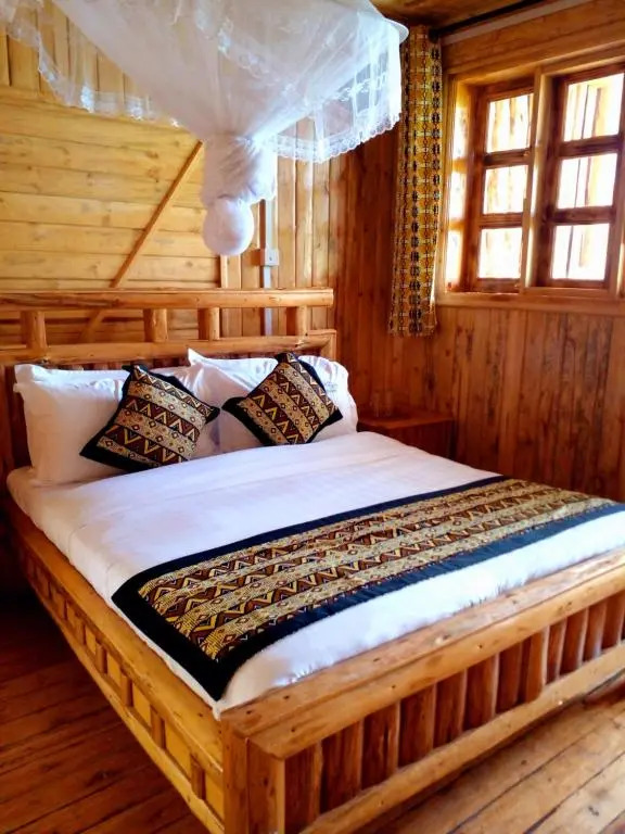 Bunyonyi Apple Farm Stay