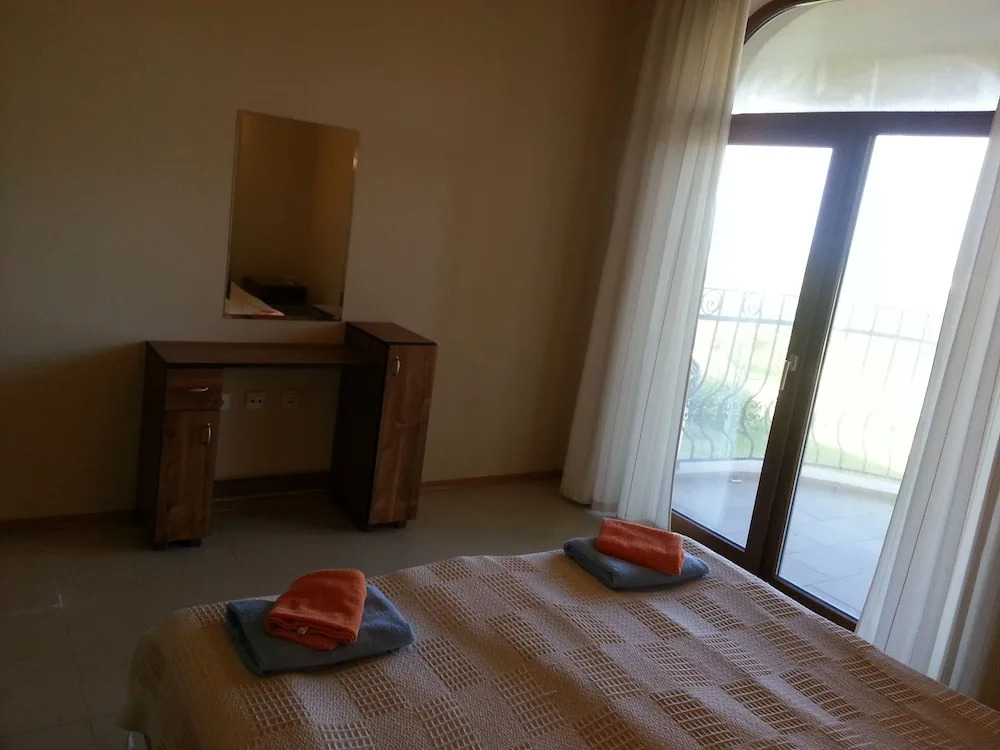 Azur Apartments
