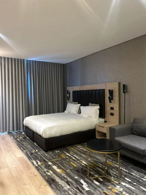 Luxury Apartment Sandton / no Loadshedding / Dstv
