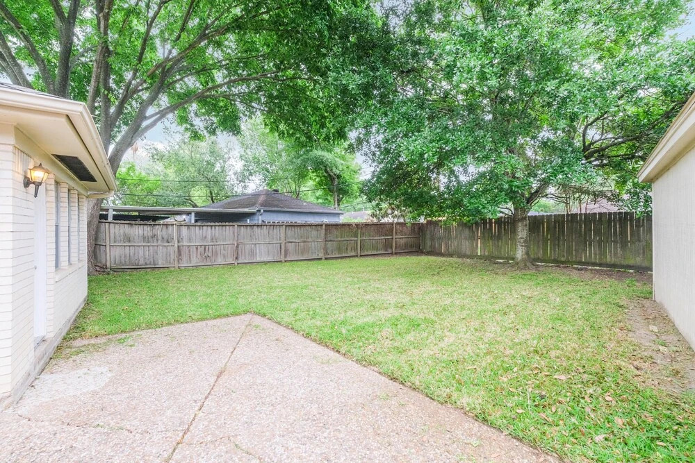 The Locals in SW Houston, Sleeps 9, Work-cation, King Bd, Pet, High Speed Wifi