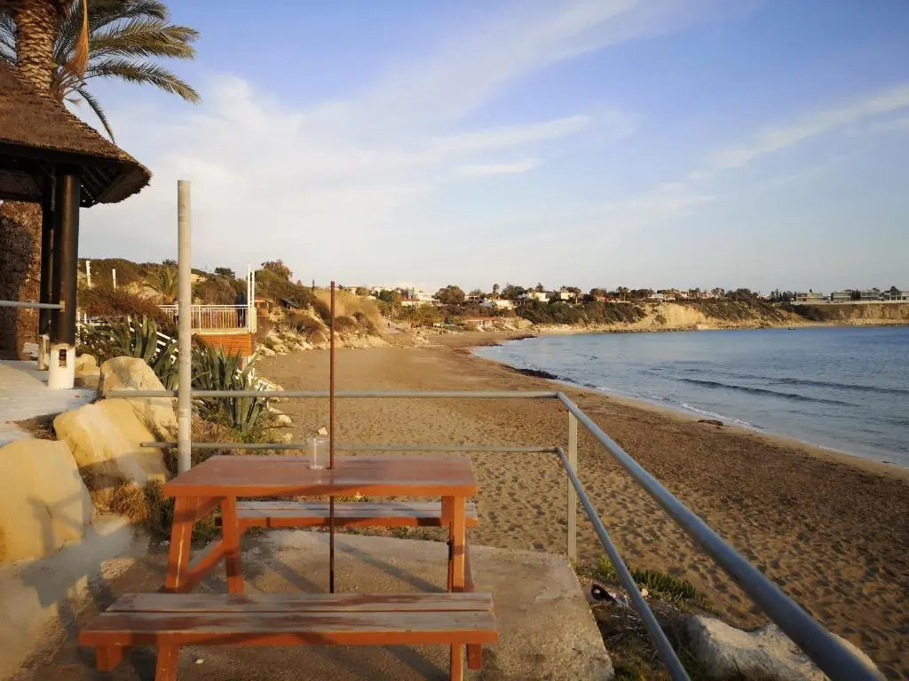 Coral Bay Villa .5 bedrooms.1 minute walk to the beach