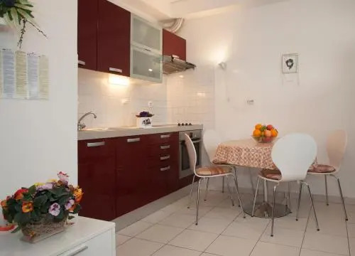 Apartments Leo