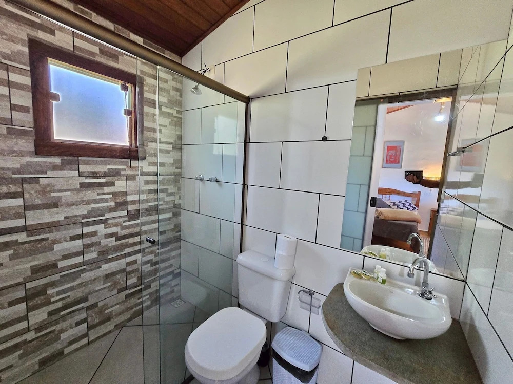 Chalés Vila Carrancas - Ao lado do centro com piscina, cozinha completa e muita tranquilidade