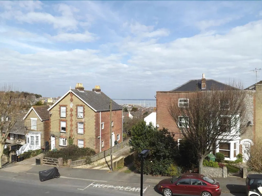 Cowes House