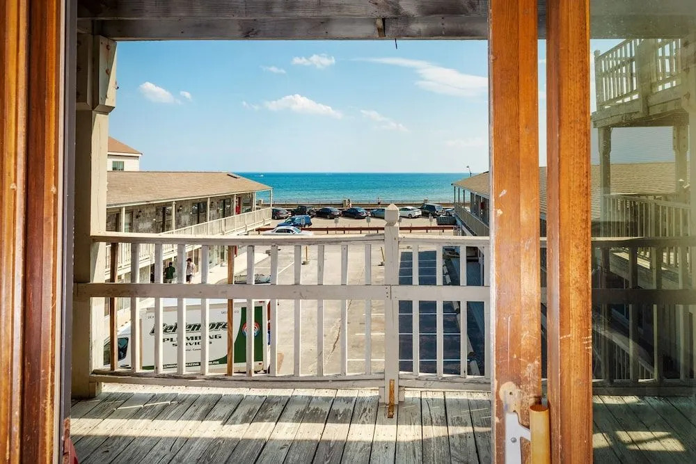 Sea Spiral Suites
