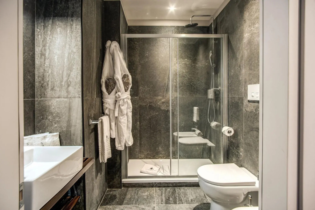 Hotel 77 Seventy-Seven - Maison DArt Collection
