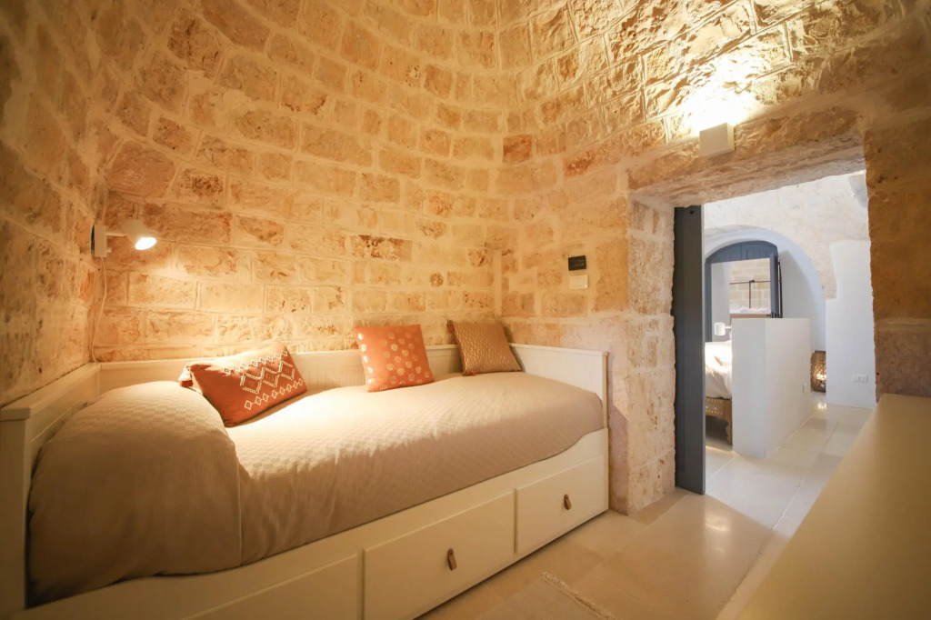 TD Trulli Tortorella with Nature Pool Sauna