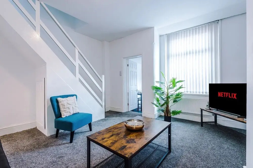 Lovely three bedroom home free parking