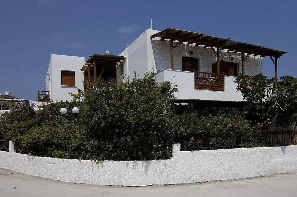 Deidamia Hotel