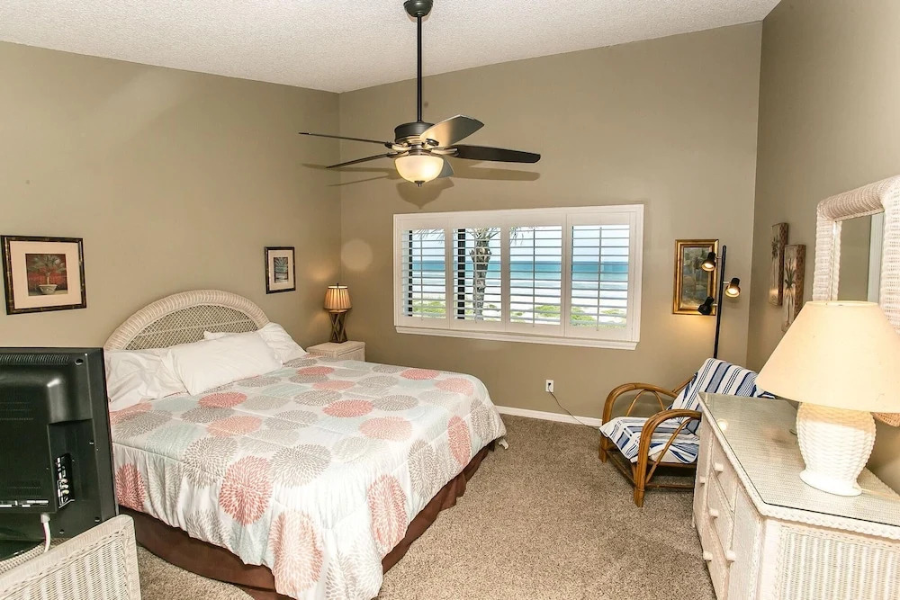 SEA Haven 514 [2/2.5] Free Activities! & Oceanfront Wifi Pool