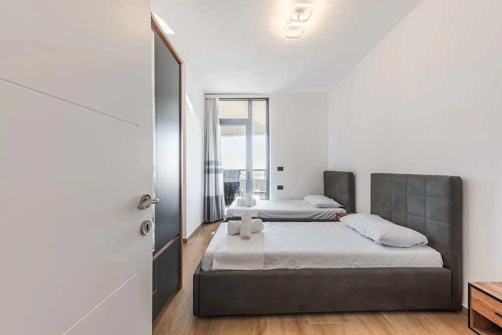 White Hill Suite by PS