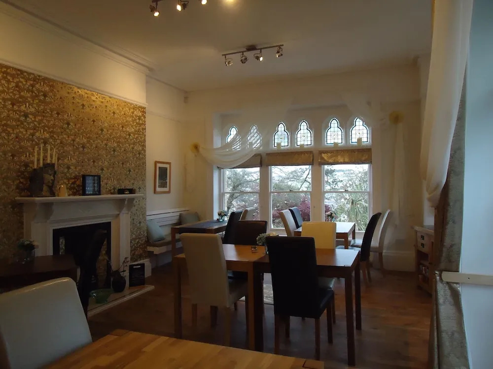 Westwell Hall