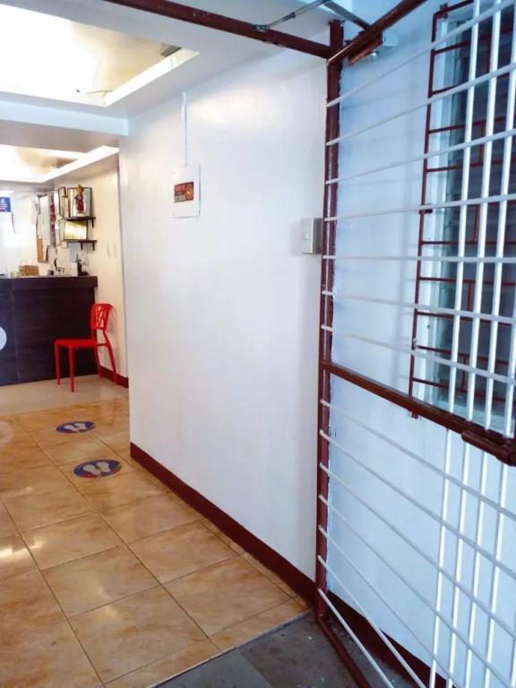 Makati One Poblacion Hotel