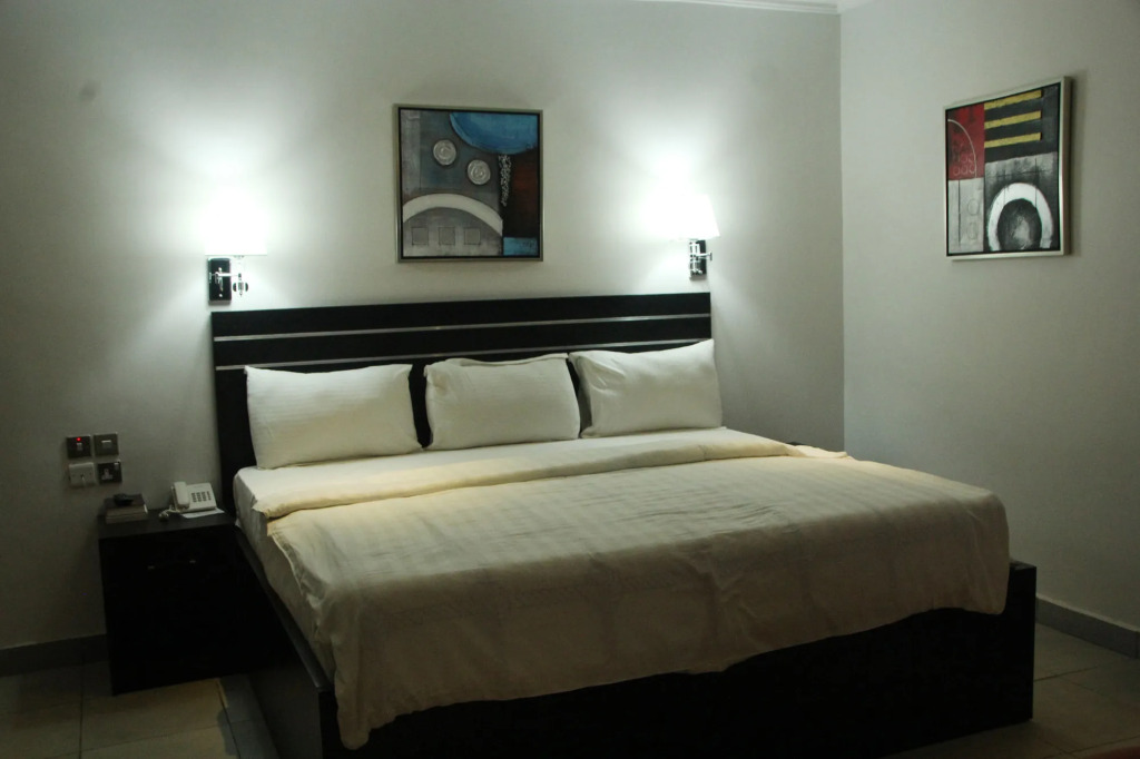 Reliance Royal Suites
